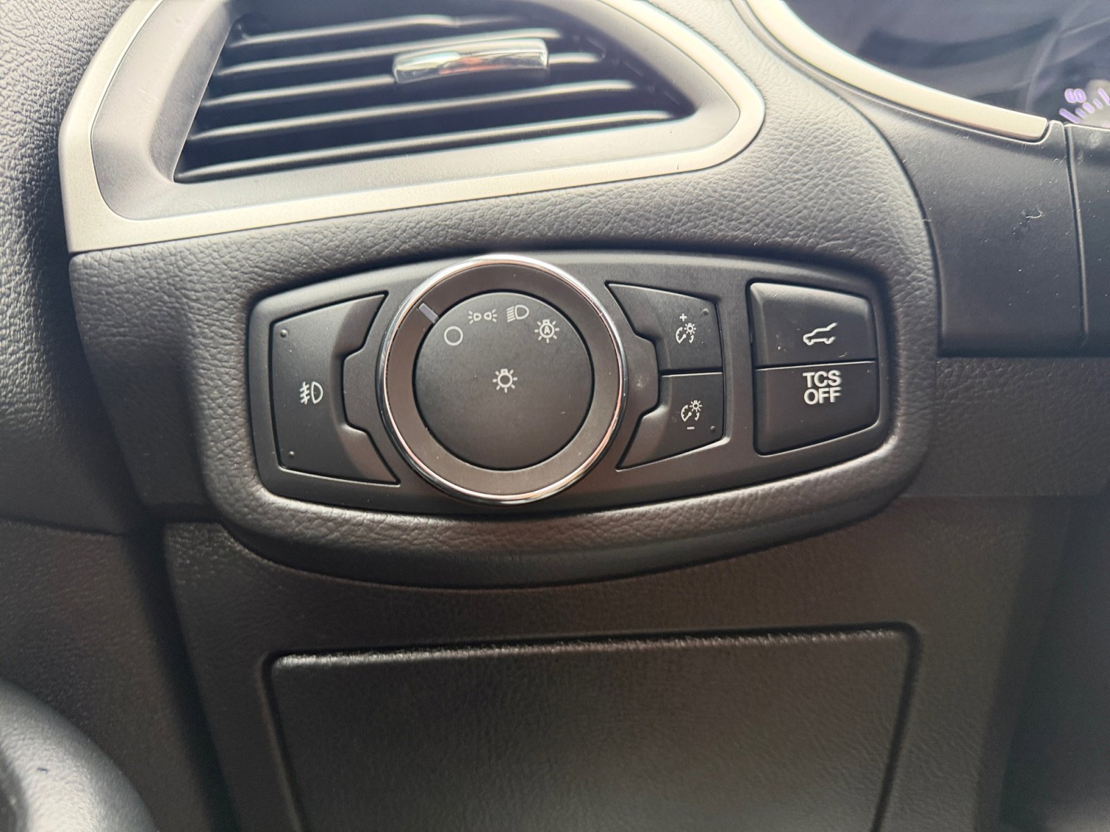 Used 2020 Black Ford SEL image 17