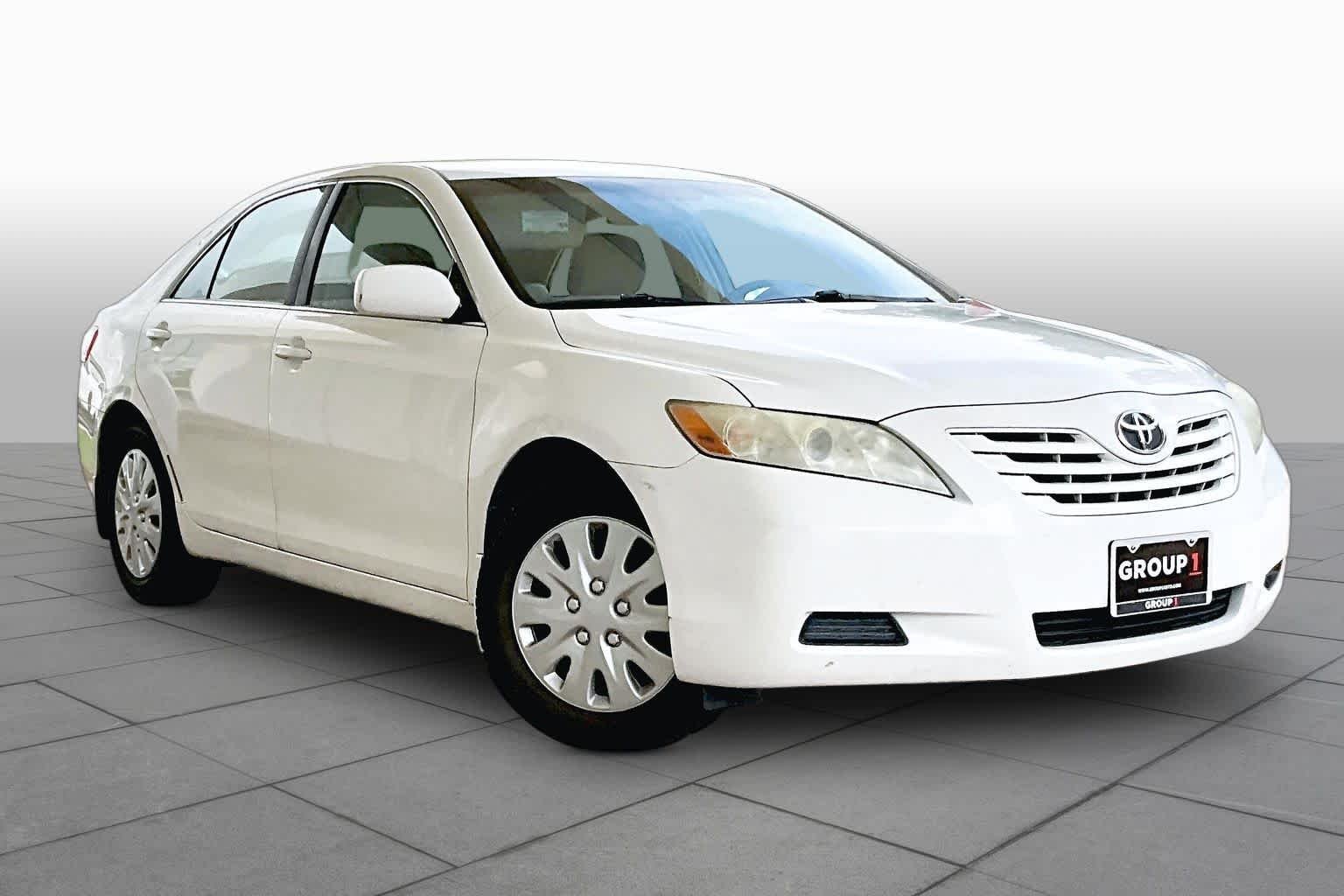 Used 2009 Super White Toyota  image 2