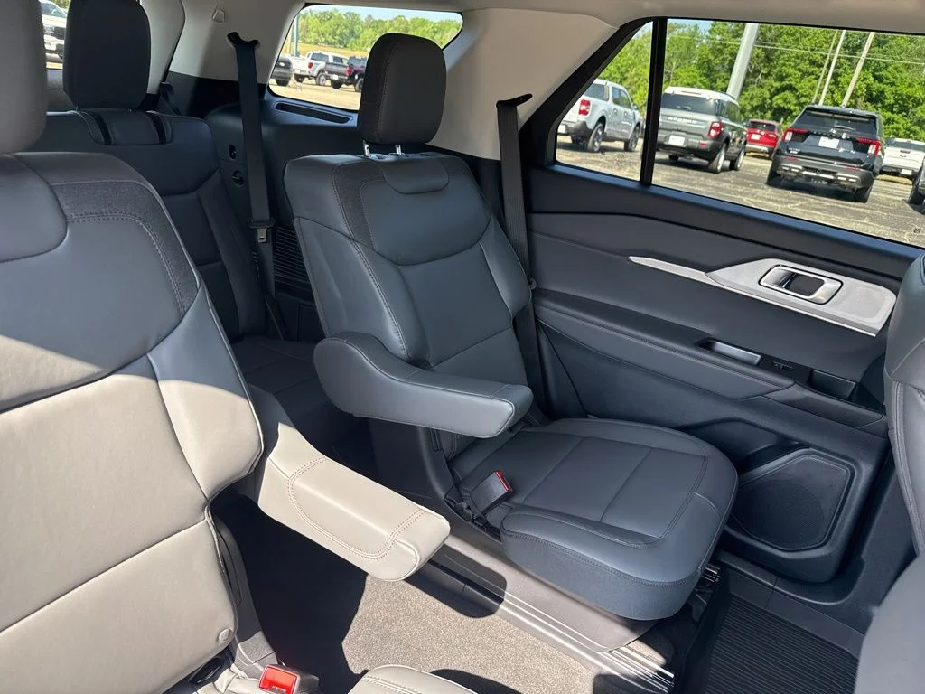 New 2026 Space White Metallic Ford Active image 18