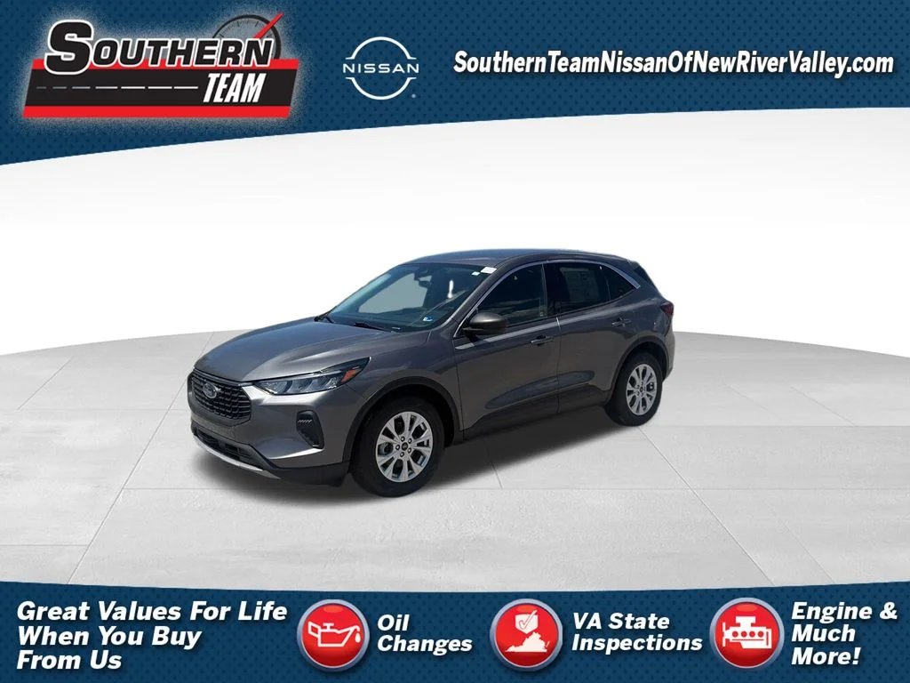 Used 2023 Gray Ford Active image 1
