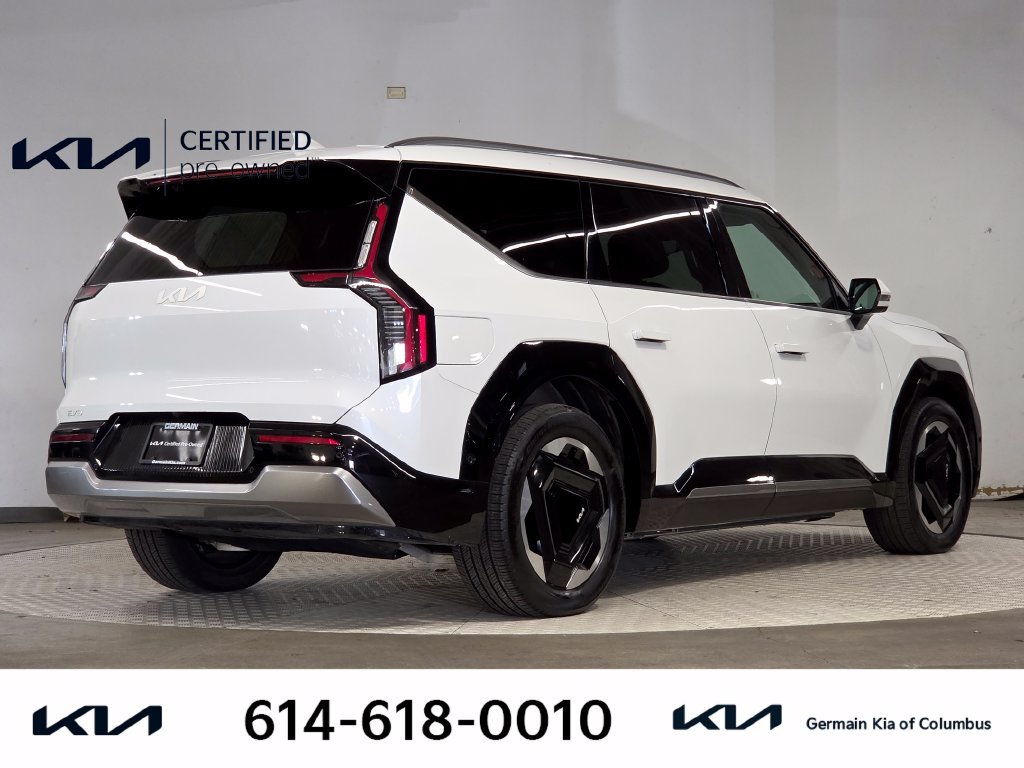 Used 2024 White Kia Land image 8
