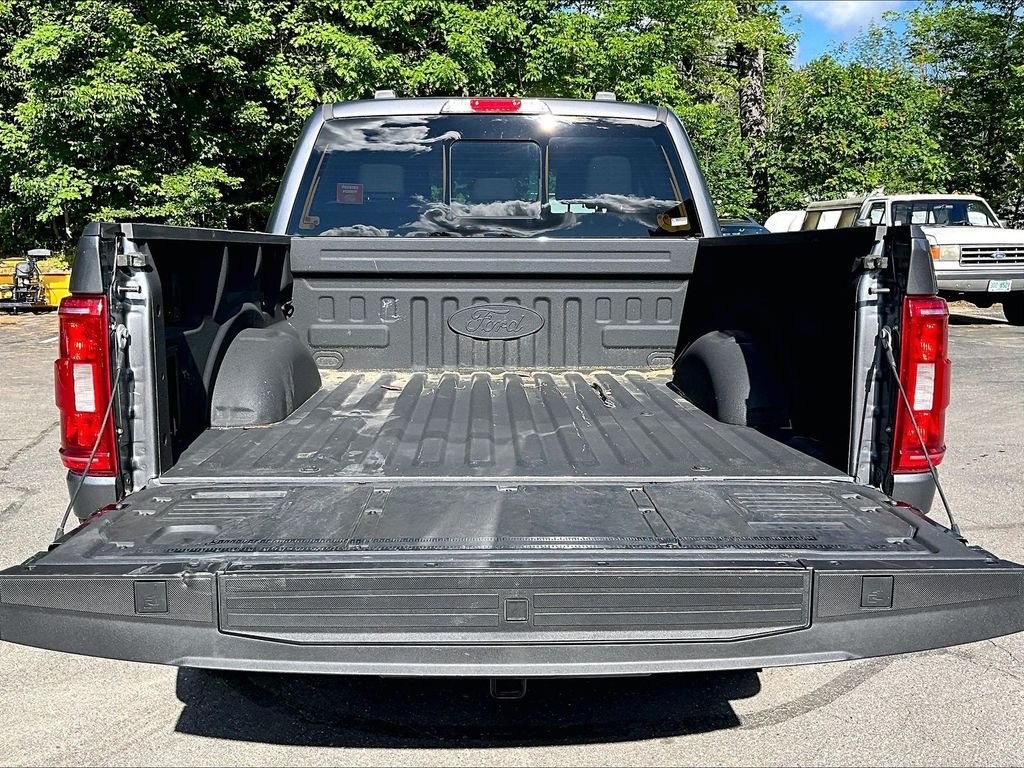Used 2023 Gray Metallic Ford XLT image 31