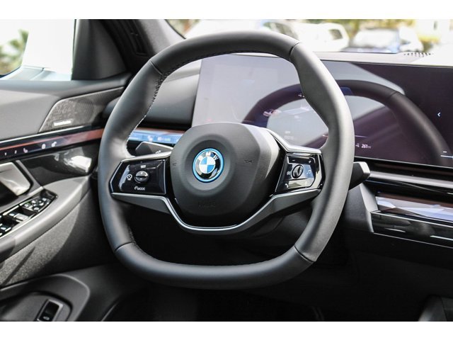 New 2026 Mineral White Metallic BMW eDrive40 image 15