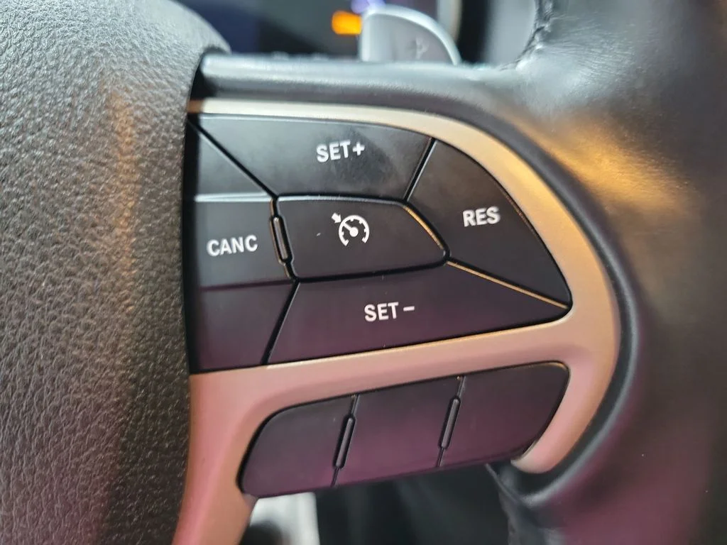 Used 2017 Red Jeep Laredo image 33