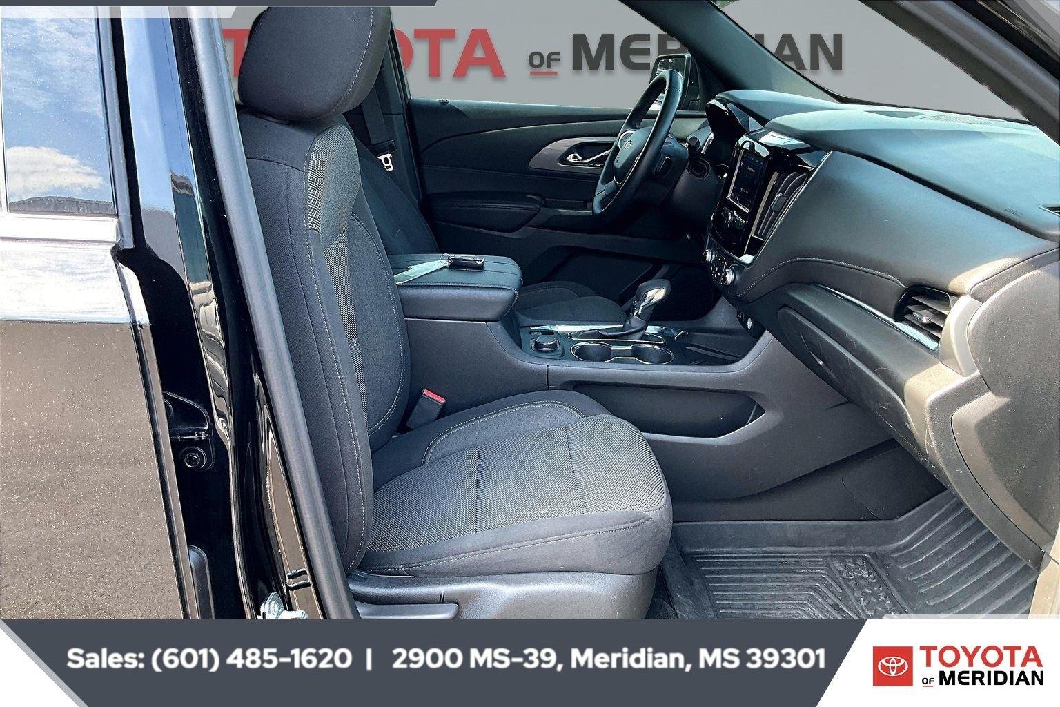Used 2023 Mosaic Black Metallic Chevrolet LT Cloth image 6