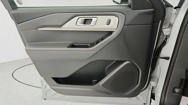 New 2026 Space White Metallic Ford Active image 23