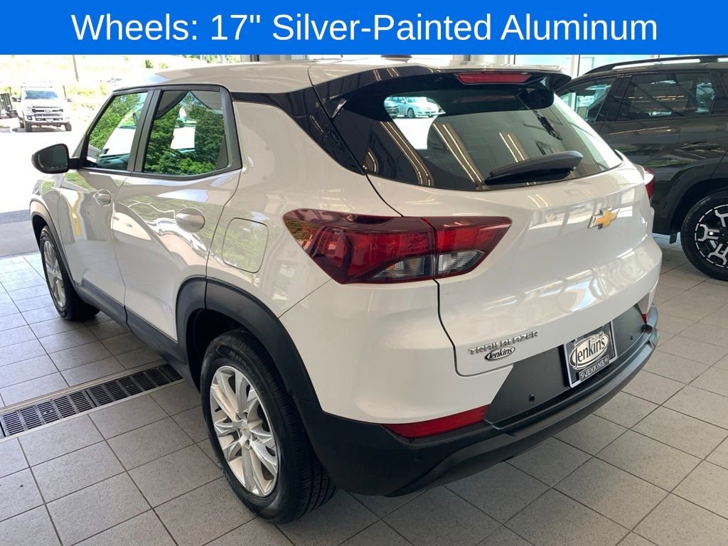 Used 2021 White Chevrolet LS image 13
