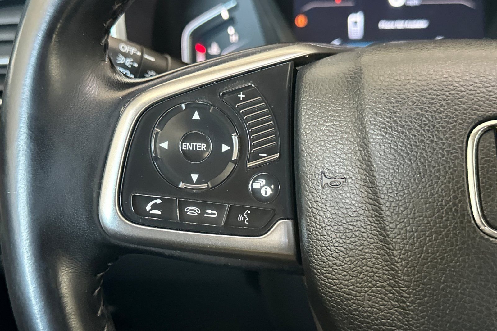 Used 2018  Honda EX-L image 25