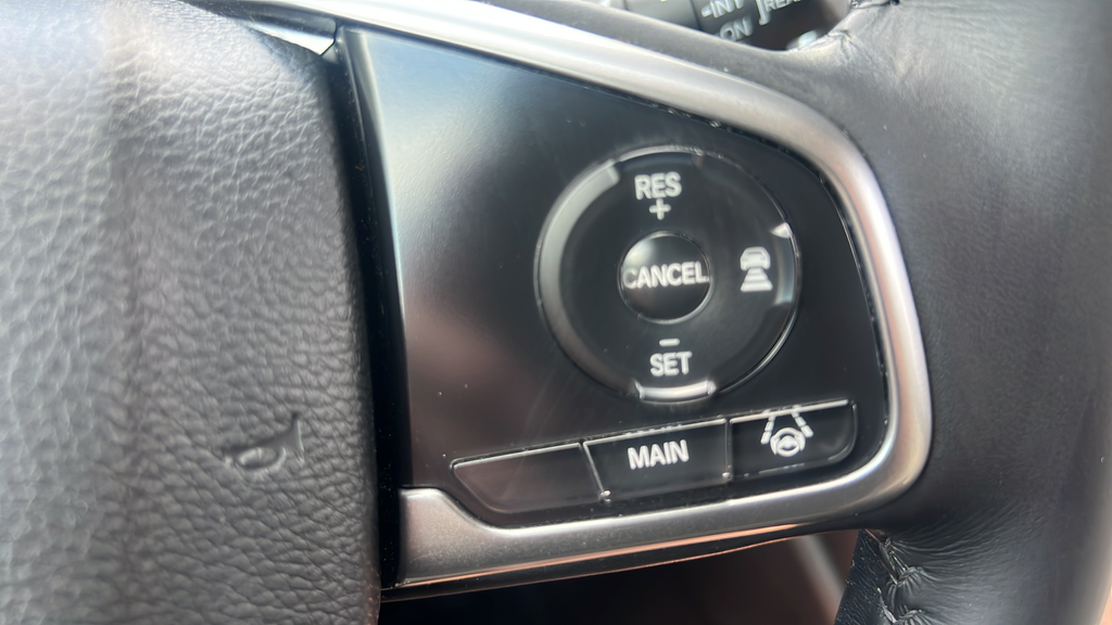 Used 2018 White Honda EX-L image 33