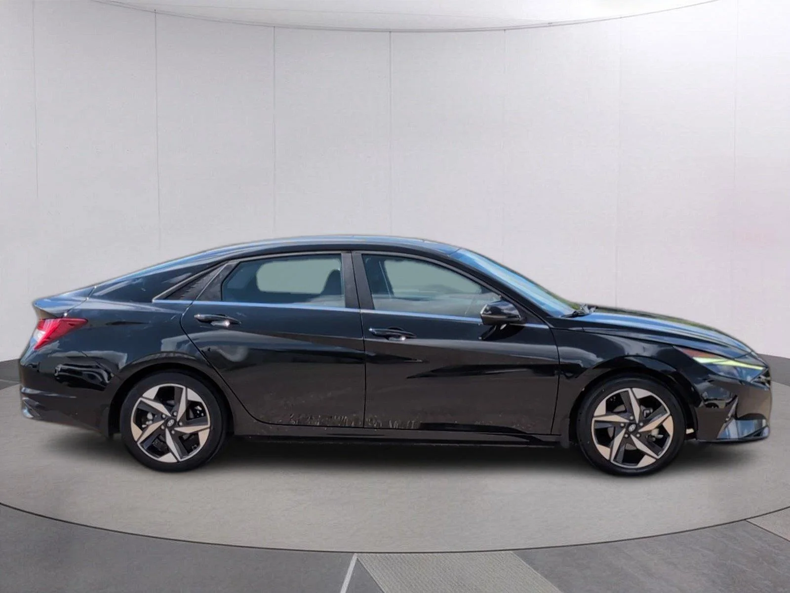 Used 2023 Phantom Black Hyundai Limited image 7