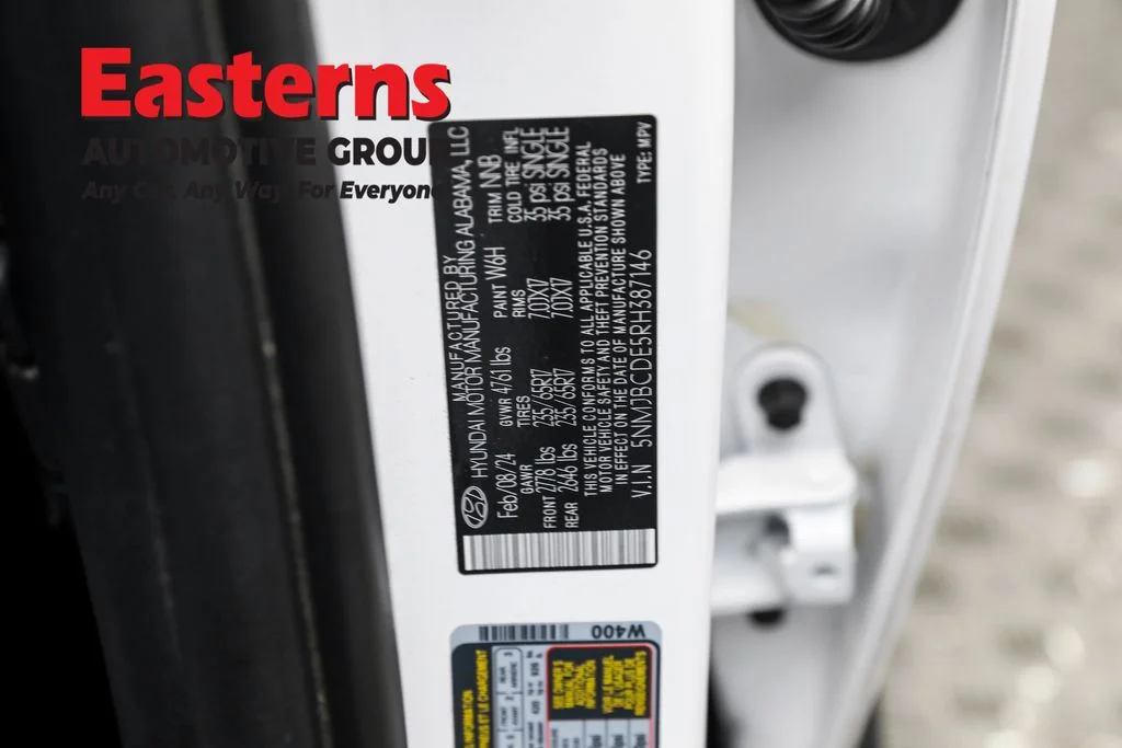 Used 2024 White Hyundai SEL image 34