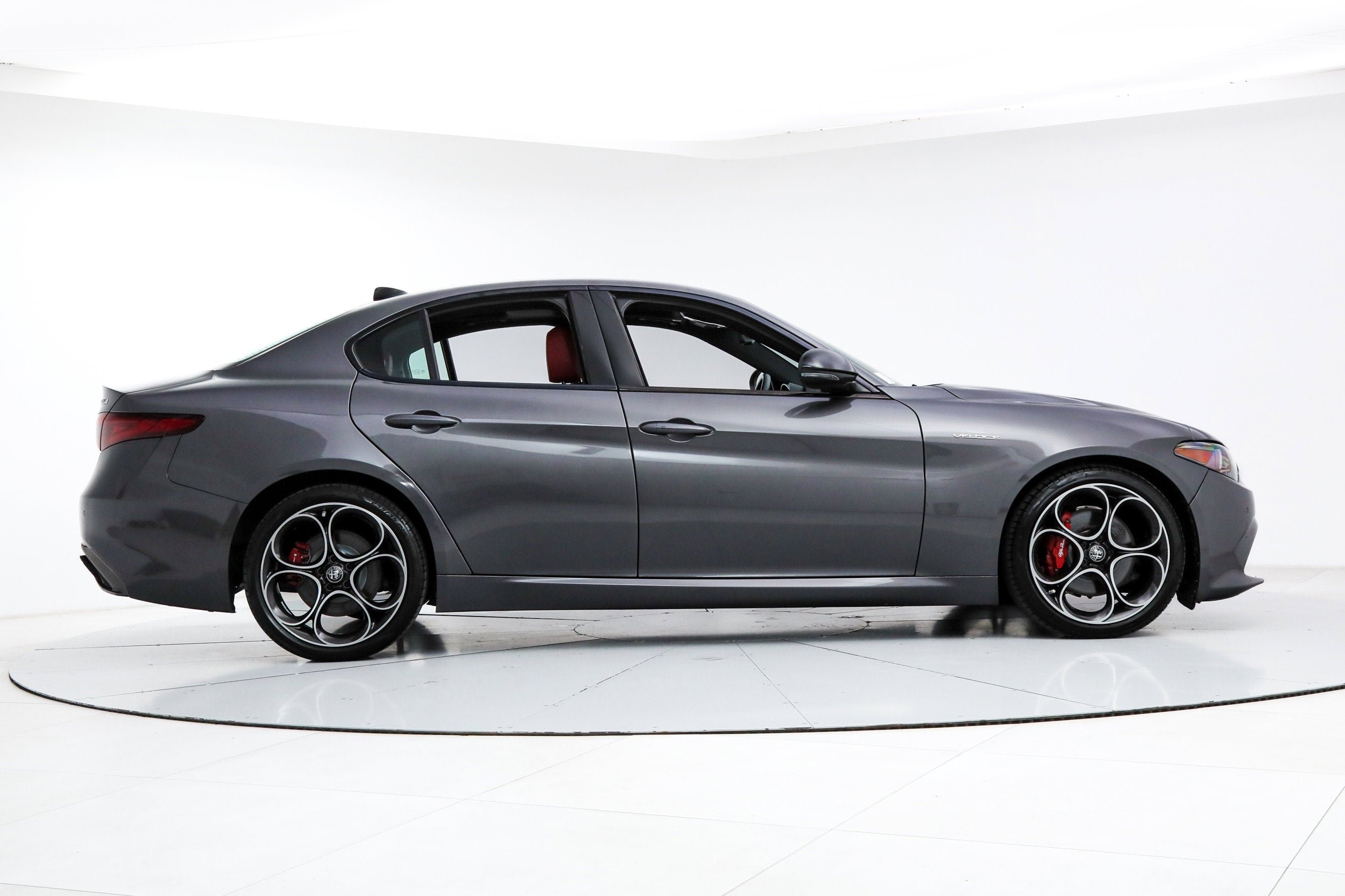 Used 2023 Gray Alfa Romeo Veloce image 6