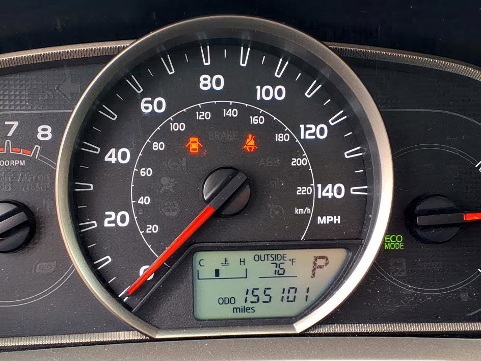 Used 2014 Barcelona Red Metallic Toyota XLE image 25