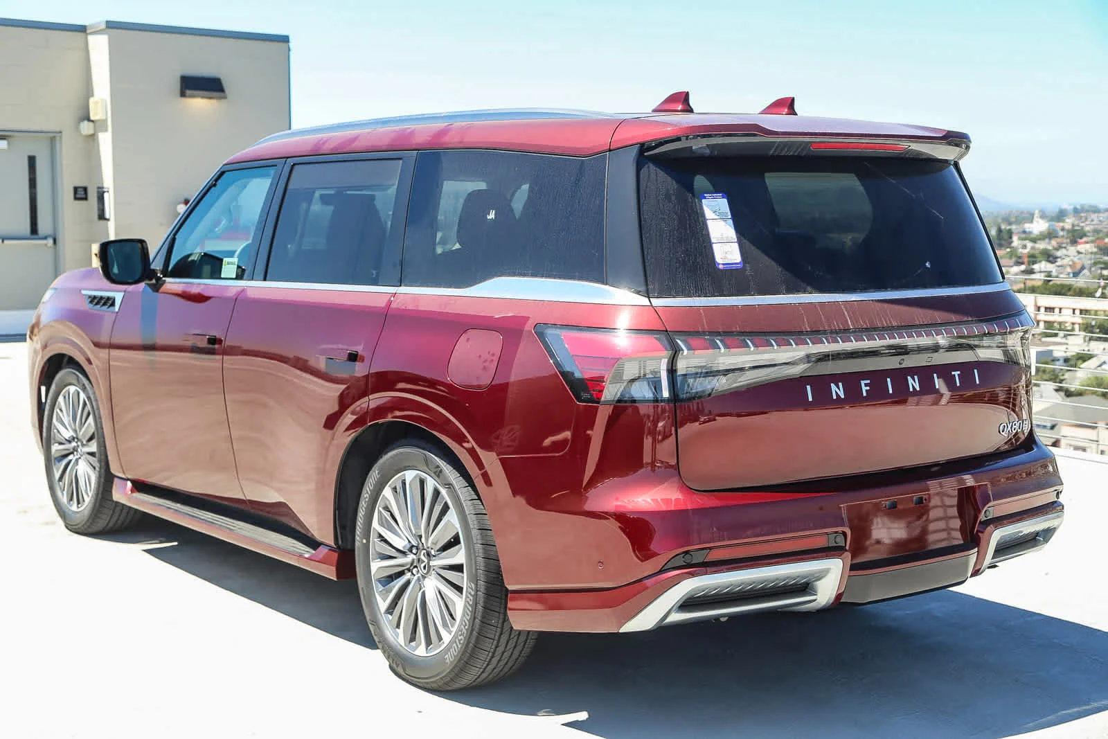 New 2025 COULIS RED INFINITI Luxe 4WD image 8