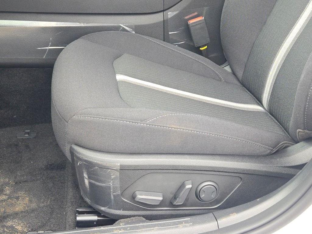 New 2026 White Hyundai SEL Sport image 21
