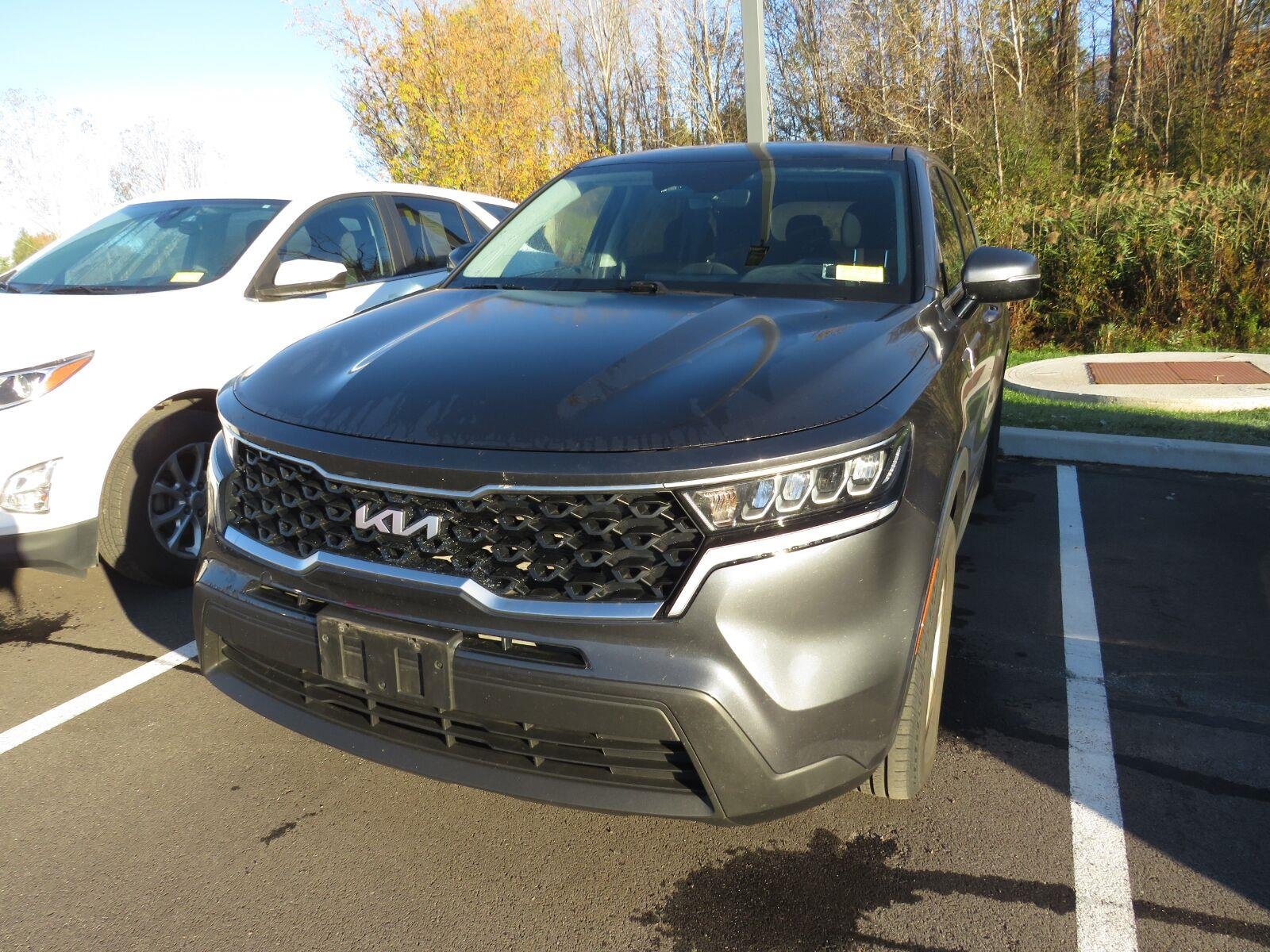 Used 2022 Gravity Gray Kia LX image 4