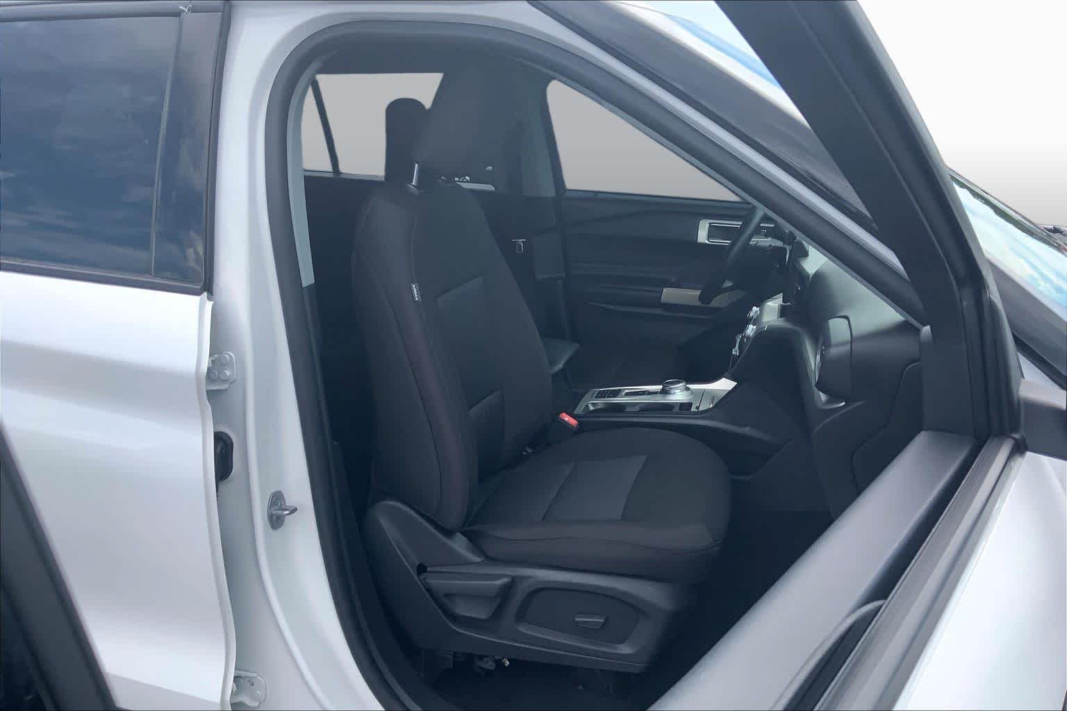 Used 2022 Oxford White Ford XLT image 9