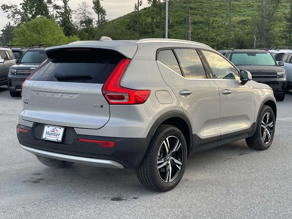 2025 Volvo XC40 Core - Photo 28