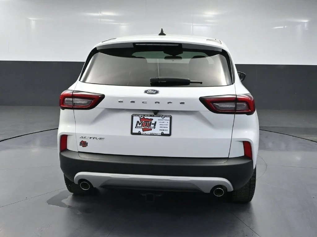 Used 2023 White Ford Active image 5