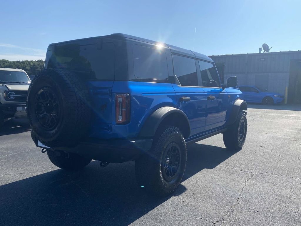New 2026 Velocity Blue Metallic Ford Badlands® image 3
