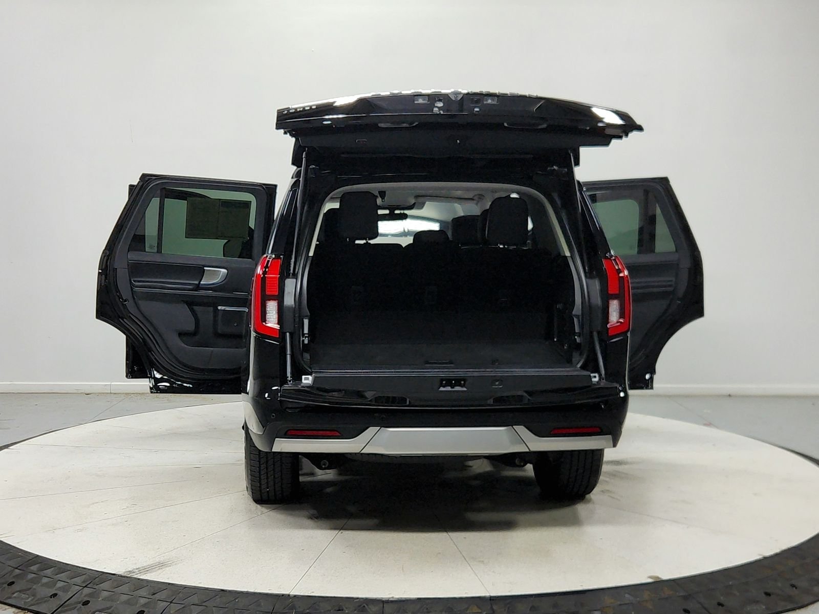 Used 2025 Agate Black Ford Platinum image 15