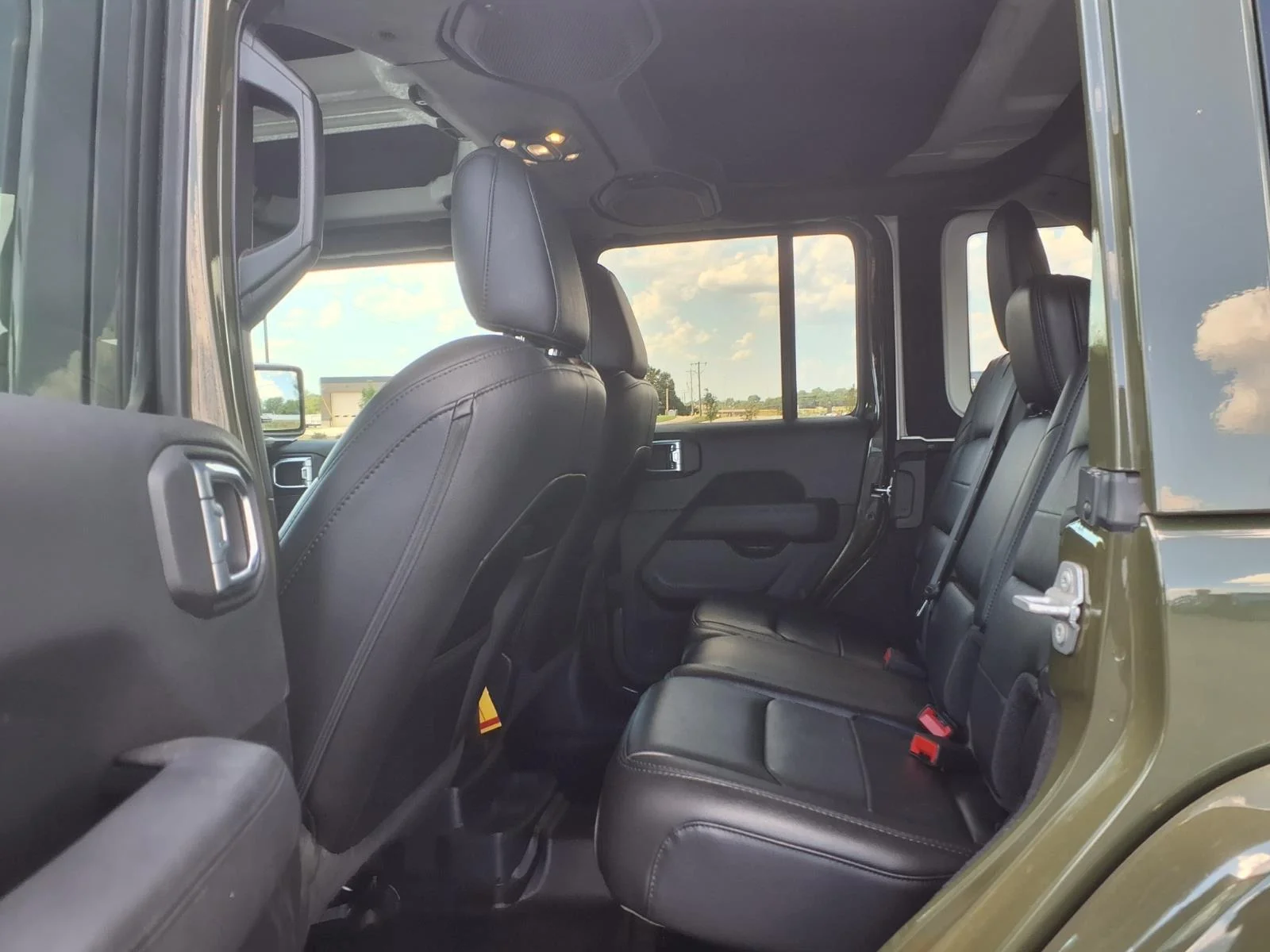 Used 2021 Sarge Green Clearcoat Jeep Unlimited Sahara Altitude image 23
