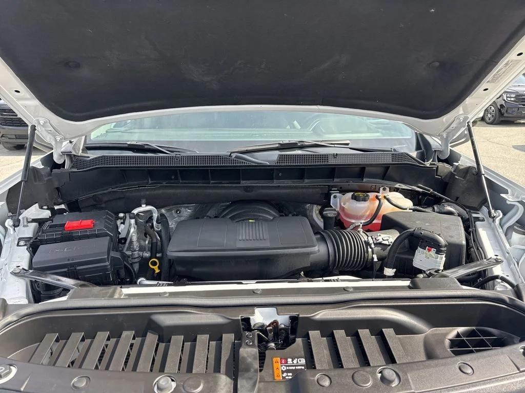Used 2025 White Chevrolet LT - 5.3 V8 image 36