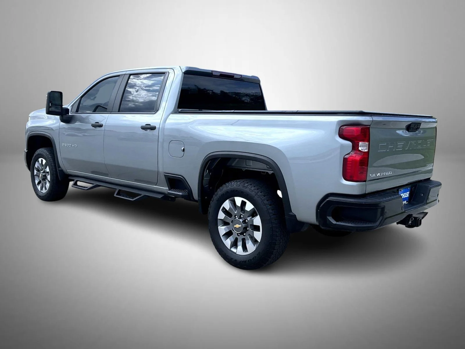 Used 2024 Gray Chevrolet Custom image 7