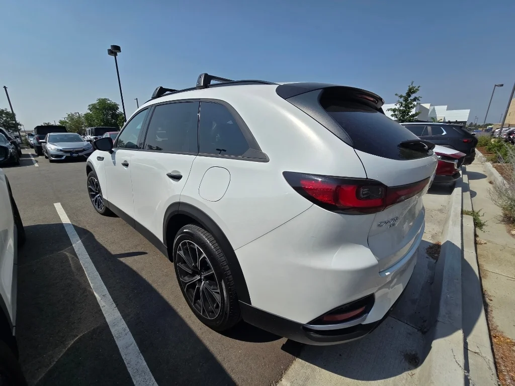 Used 2025 Rhodium White Premium Mazda Premium Package image 12