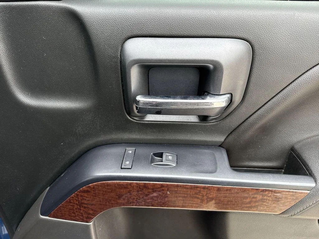 Used 2018 Blue Metallic GMC SLT image 43