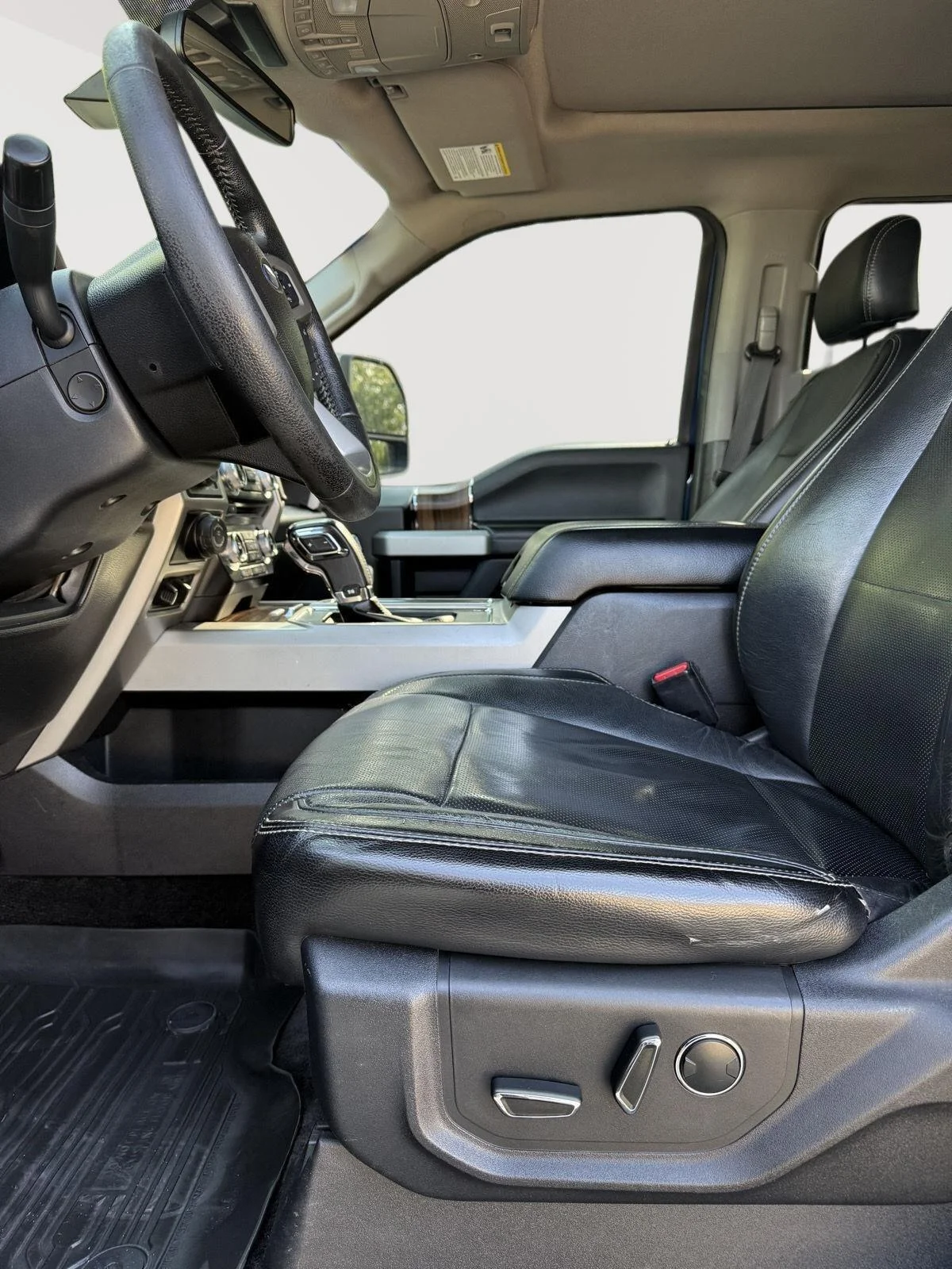 Used 2016 Blue Jeans Metallic Ford Platinum image 3