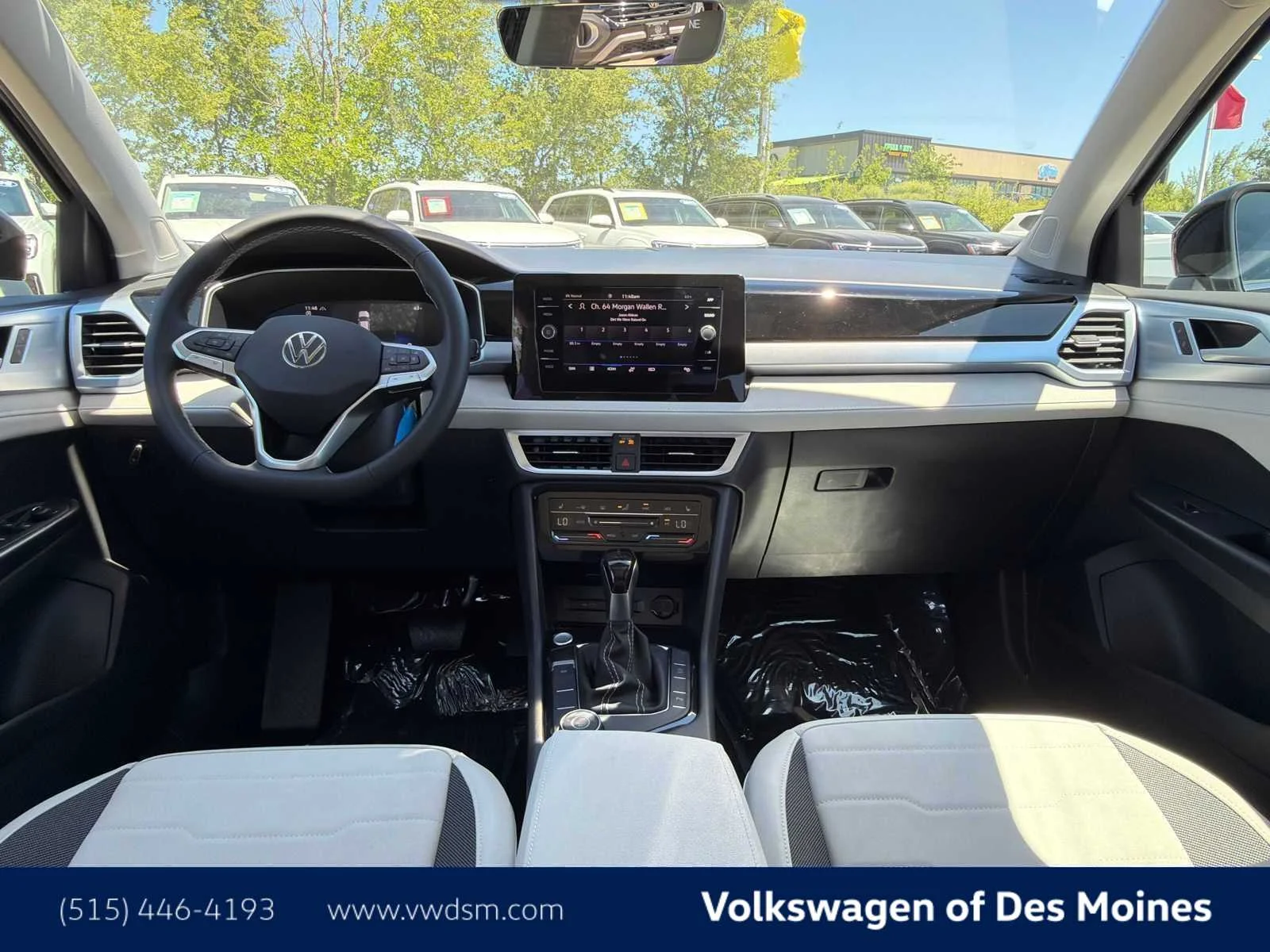 New 2026 Deep Black Pearl Volkswagen SE image 10