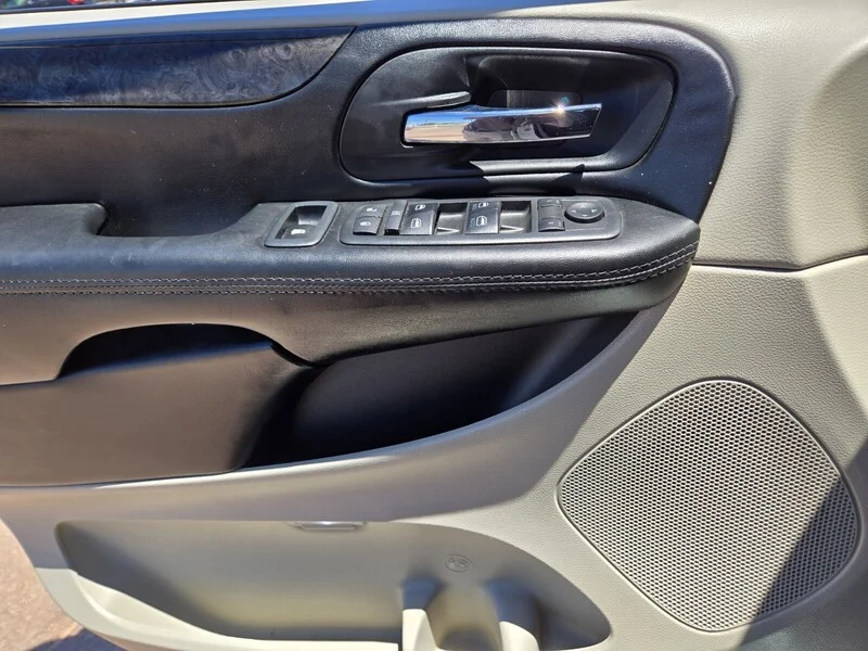 Used 2019 White Knuckle Clearcoat Dodge SE image 14