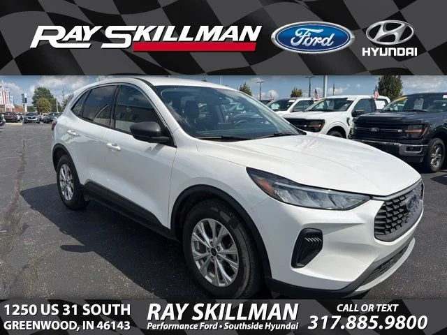 Used 2023 Star White Metallic Tri-Coat Ford Active image 1