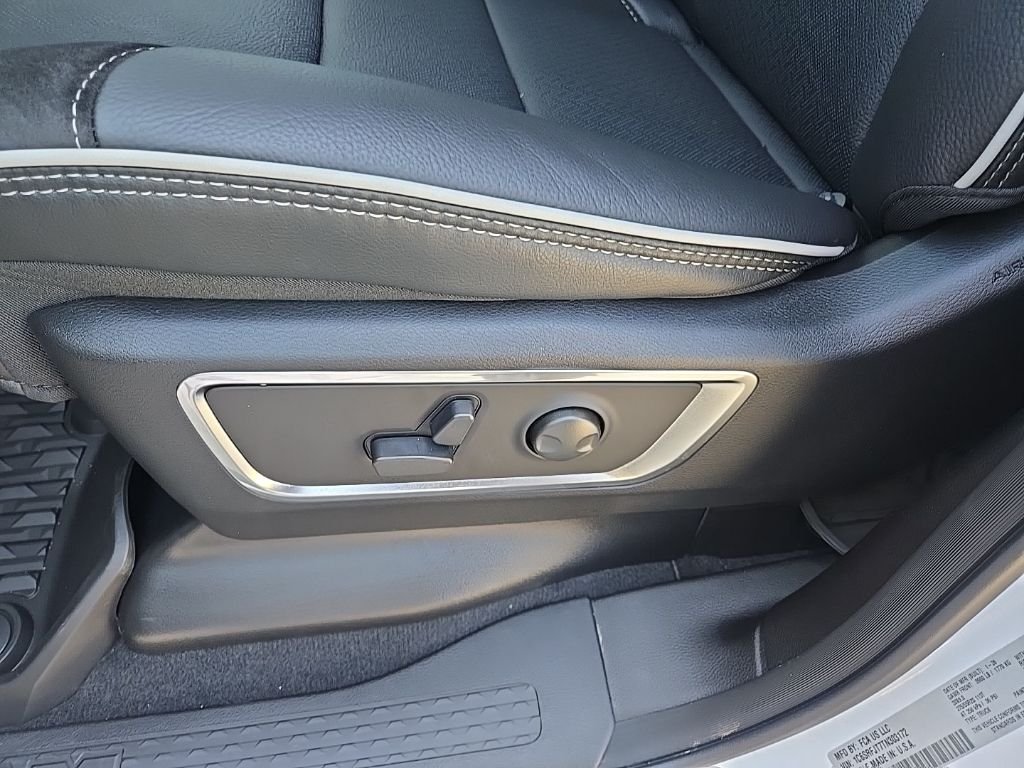 New 2026 Bright White Clear-Coat Exterior Paint RAM Laramie image 44