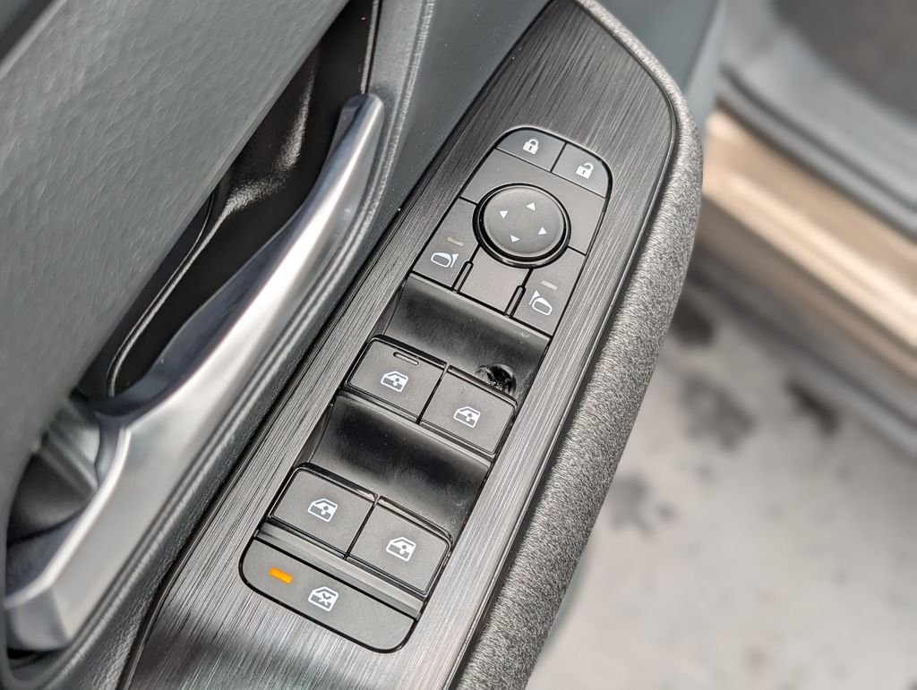 2025 Nissan Kicks SV - Photo 21
