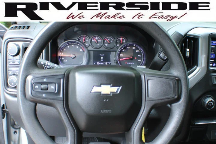 Used 2020 SILVER ICE METALLIC Chevrolet Custom image 9