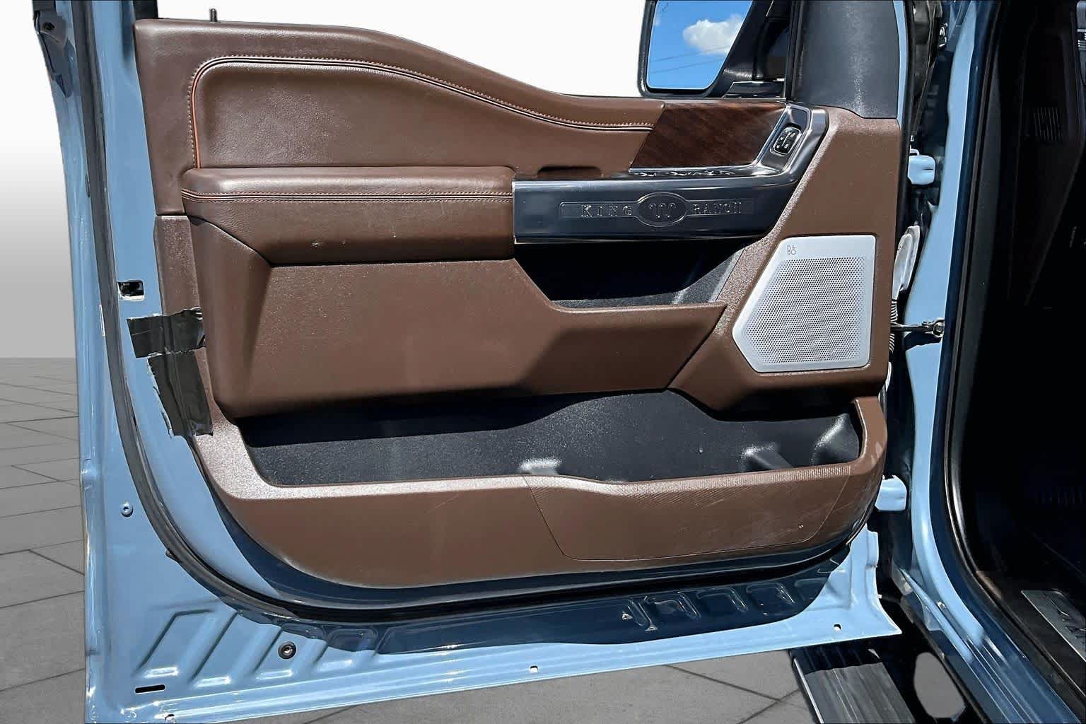 Used 2023 Azure Gray Metallic Tri-Coat/Stone Gray Ford King Ranch image 22