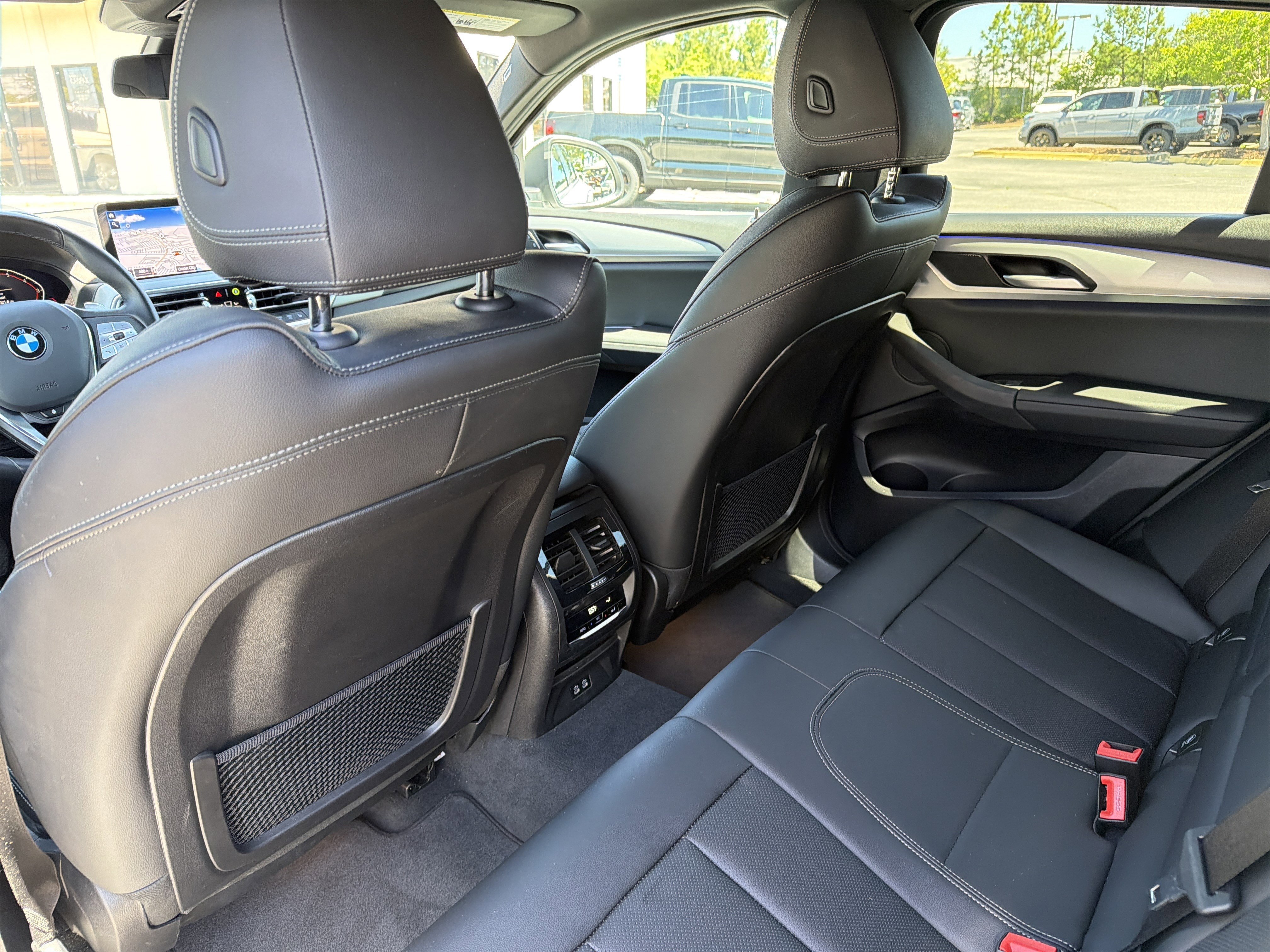 Used 2025 Mineral White Metallic BMW xDrive30i image 22