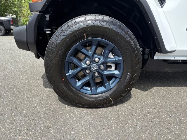 New 2026 Bright White Clear-Coat Exterior Paint Jeep 85th Anniversary Edition image 28