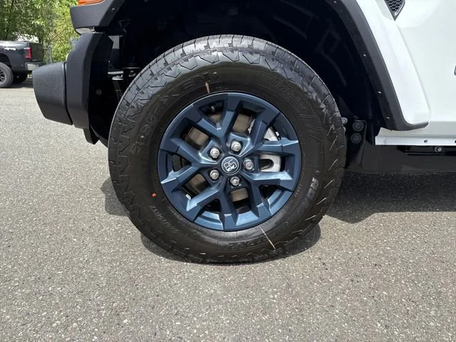 New 2026 Bright White Clear-Coat Exterior Paint Jeep 85th Anniversary Edition image 28