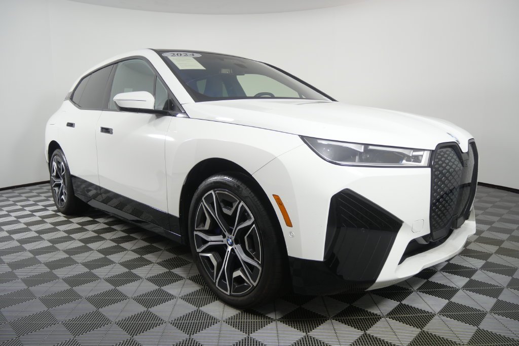 Certified Used 2024 Alpine White BMW xDrive50 image 2