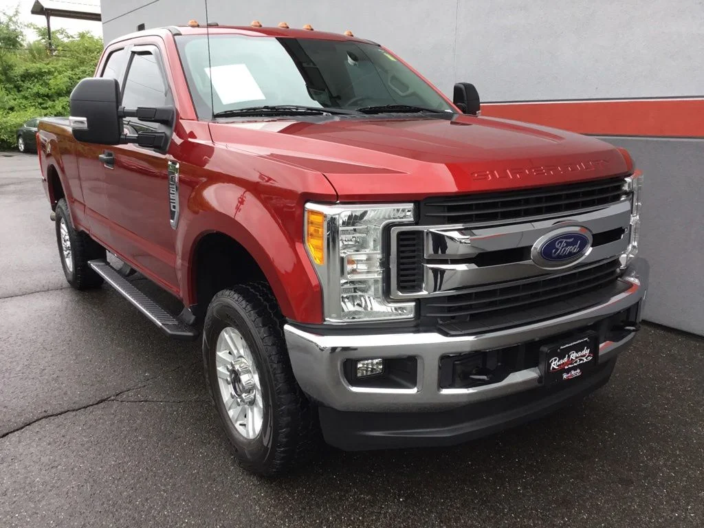 Used 2017 Red Ford XLT image 2