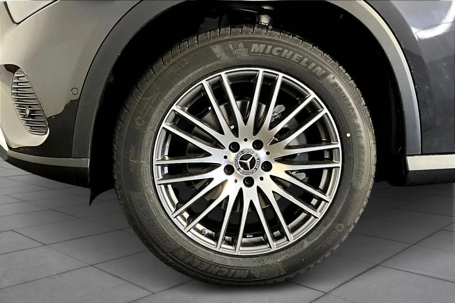 New 2026 Graphite Grey Metallic Mercedes-Benz GLC 300 image 17