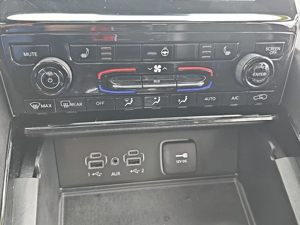 Used 2023 Gray Jeep Altitude image 23