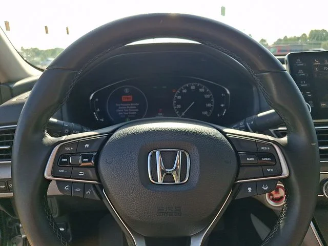 Used 2018 Silver Honda EX-L image 16