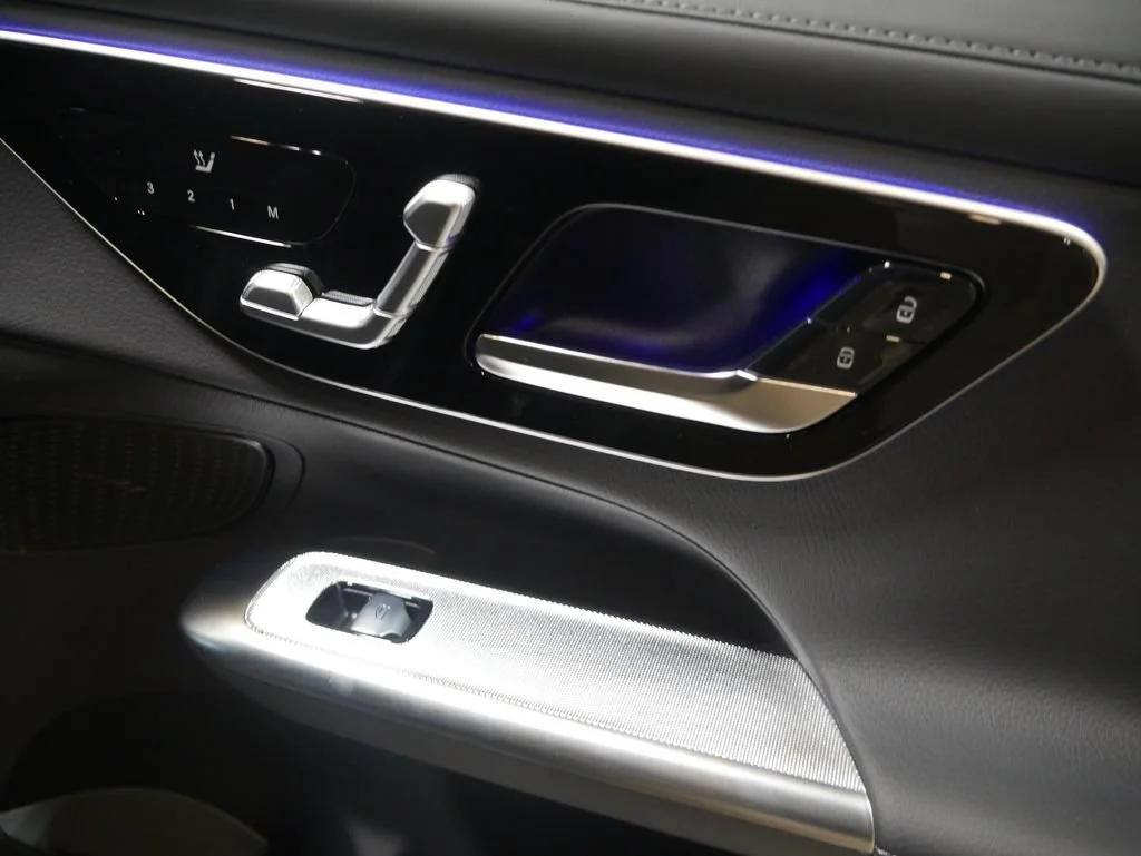 New 2026 Black Mercedes-Benz GLC 300 image 26