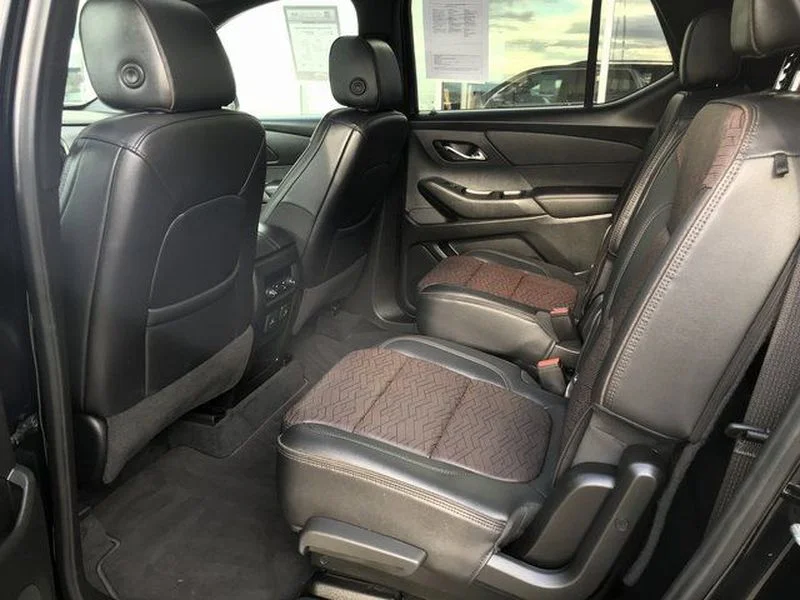 Used 2022 Mosaic Black Metallic Chevrolet High Country image 21