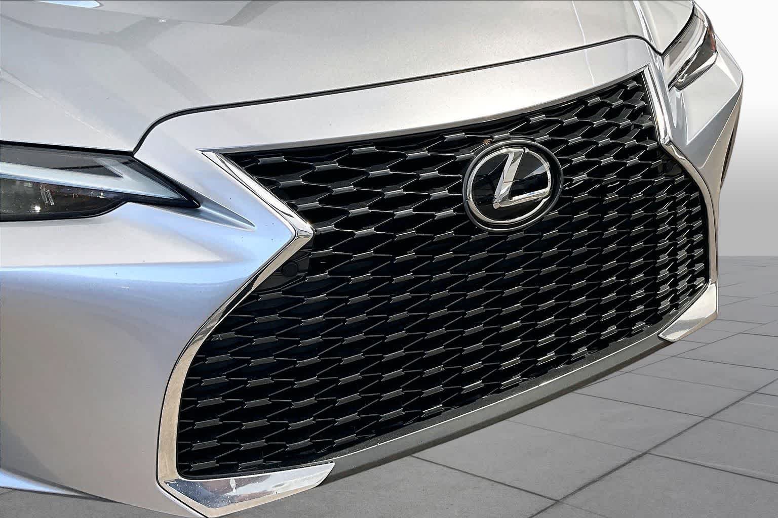 Used 2022 Iridium Lexus  image 30