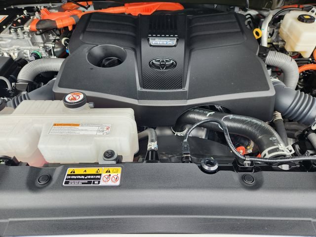 Used 2025 White Toyota Platinum Hybrid image 32